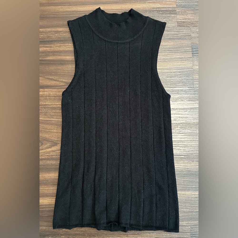 Evereve Mollie Black Ribbed Turtleneck Tank